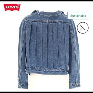 Levi’s ® Made & Crafted Trucker Off shoulder Women’s Pleated Denim Jean …